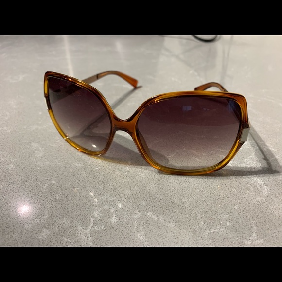 marc jacobs oversized sunglasses 🌞 - Picture 3 of 4
